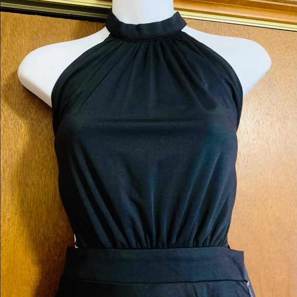 Black BodyCon Dress 🖤 - Picture 2 of 7